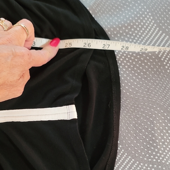 Vince Camuto Black and White Ruched Tie Front Blouse - Picture 11 of 12